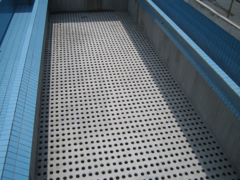 果殼活性炭在河北武安鑫金鋼鐵凈水車(chē)間濾池裝